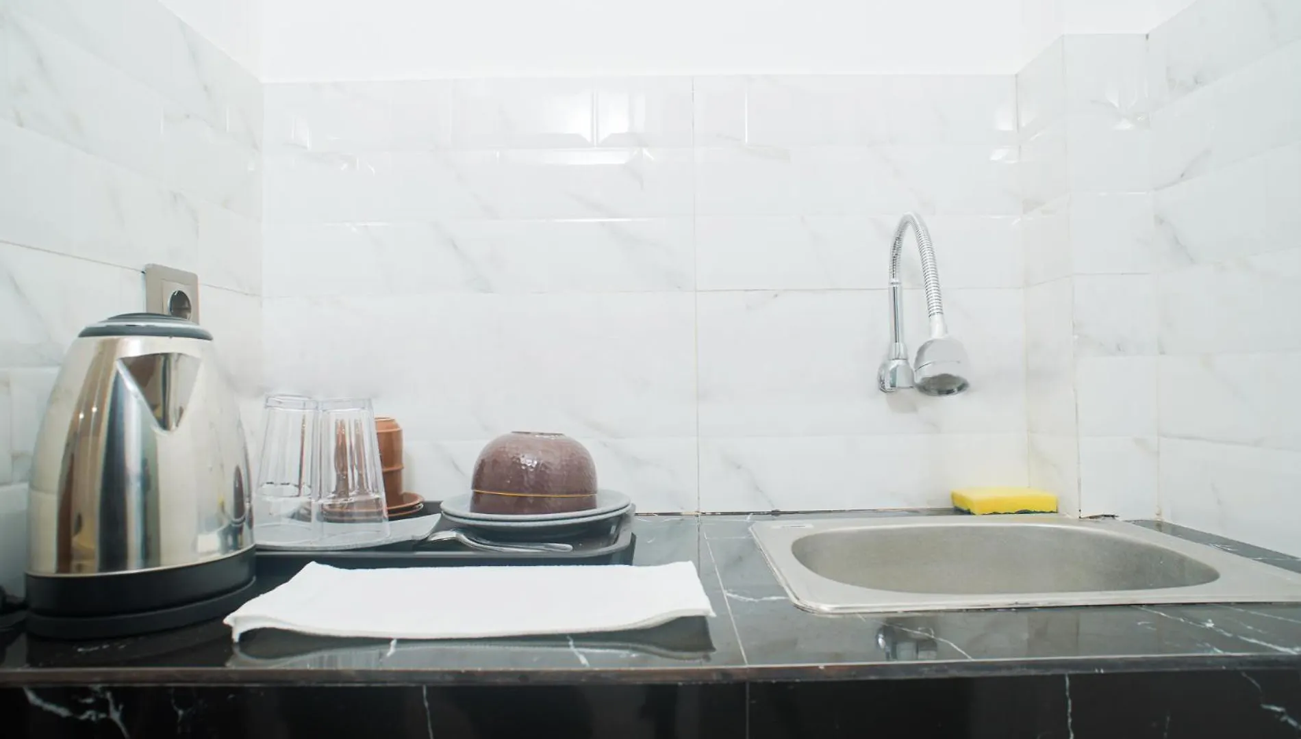 Fun Living Guest House Seminyak  0*, Seminyak (Bali)