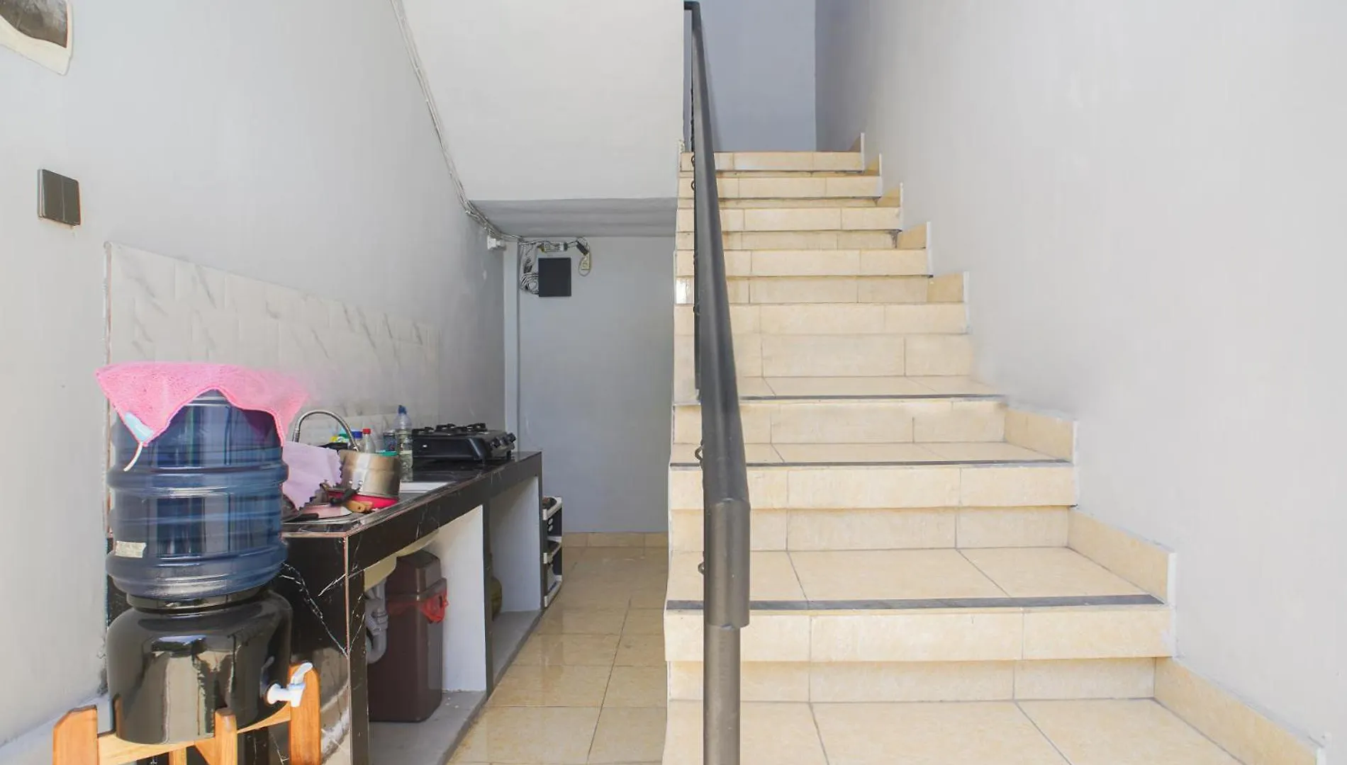 Fun Living Guest House Seminyak  0*, Seminyak (Bali)