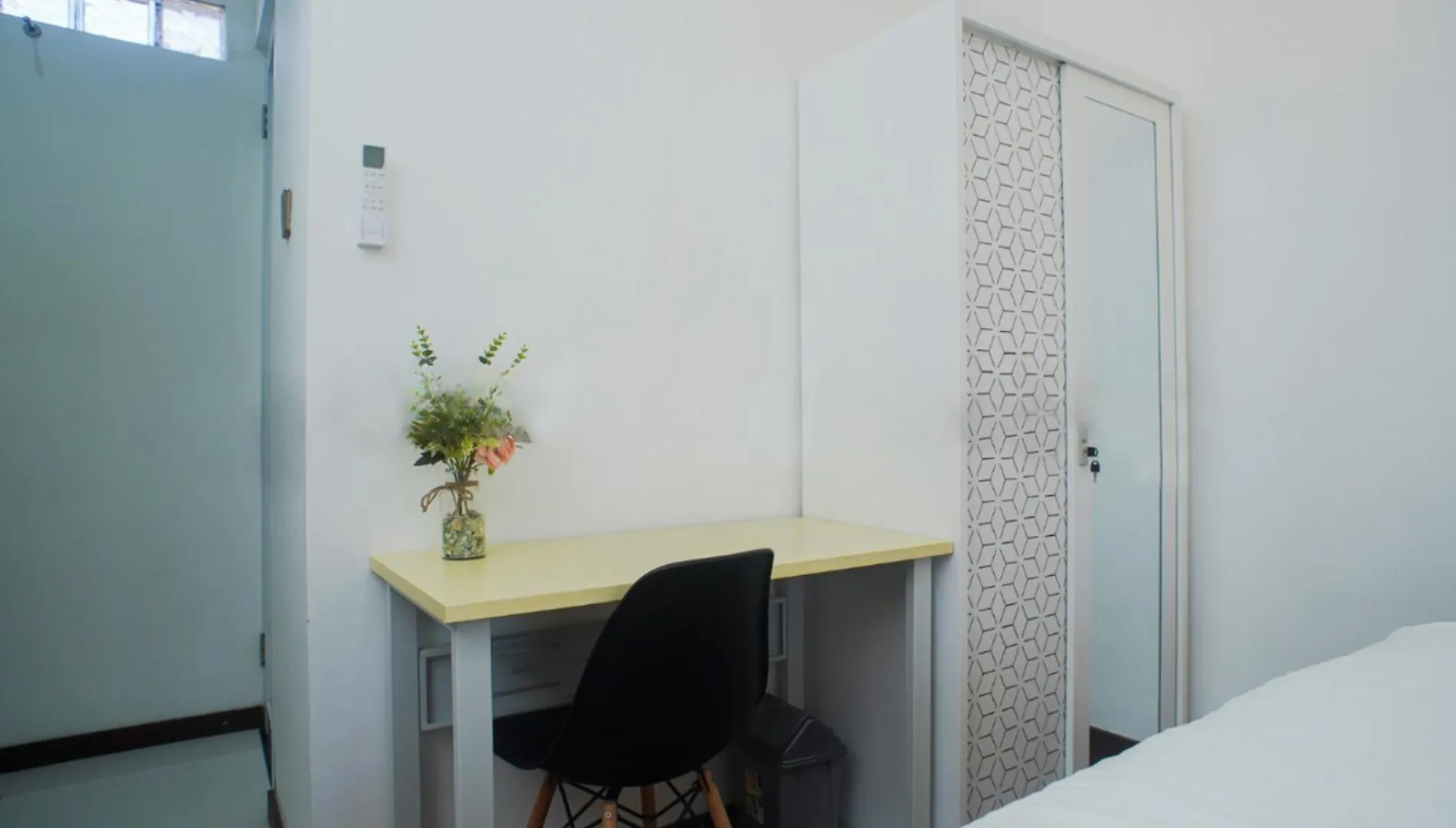 Fun Living Guest House Seminyak