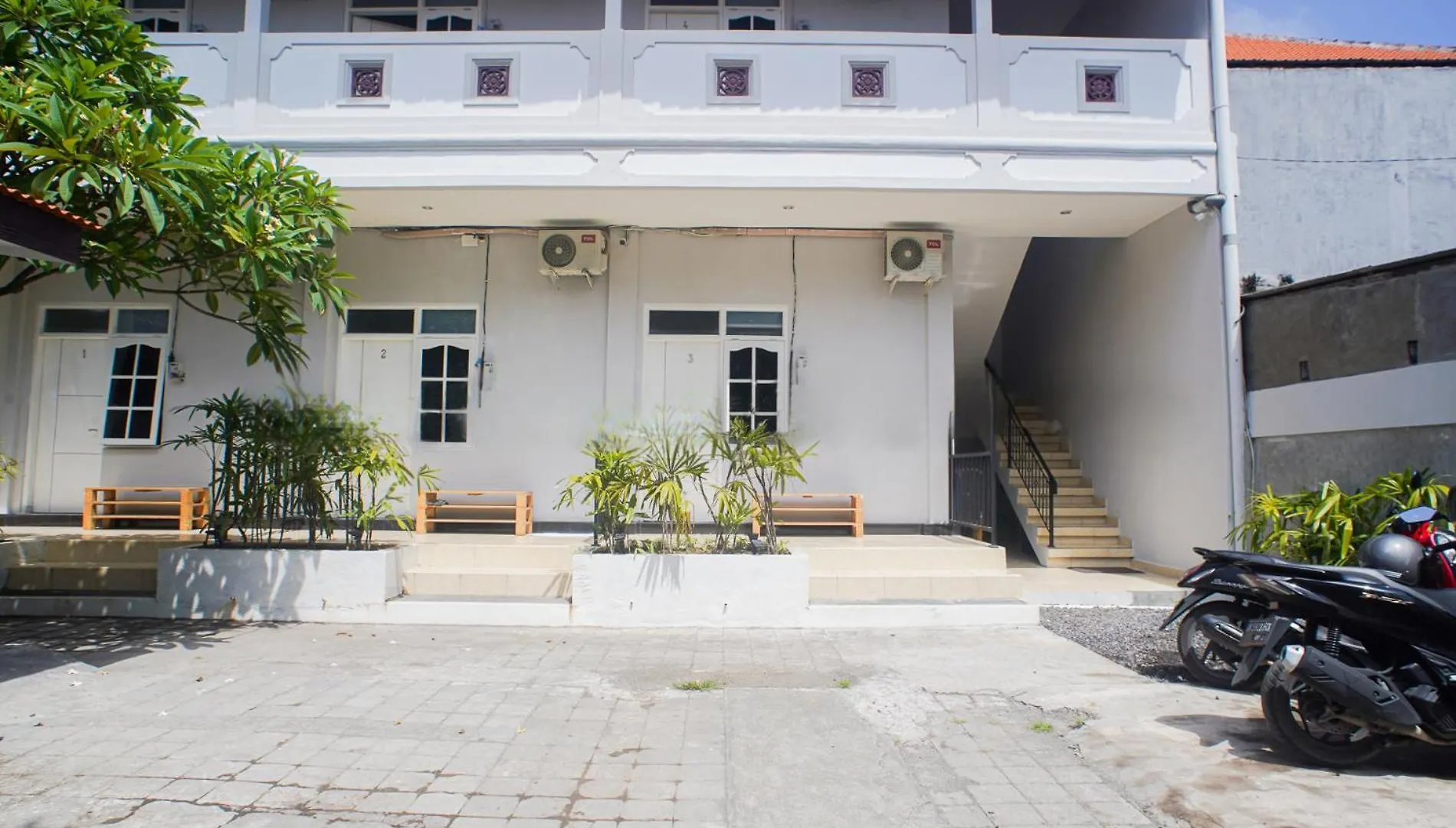 Fun Living Guest House Seminyak   Seminyak (Bali)